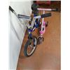 Image 4 : ** Avigo "Dirt Storm" Child's Bicycle, Minnie Mouse 3-Wheel Child's Scooter - Pickup Only
