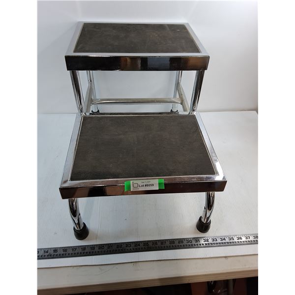 * Metal 2-Step Riser - 25x16x16" - Pickup Only
