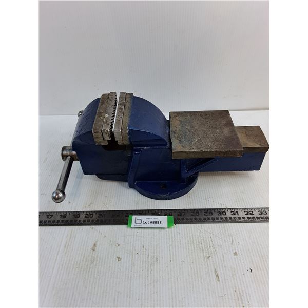 Shop Vise - 5" Jaw with Built-In Anvil - Pickup Only