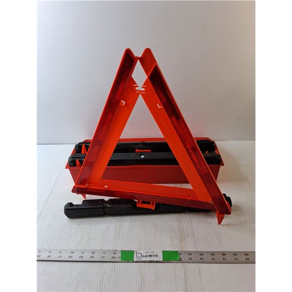 (3) Collapsible Hazard Triangles with Case