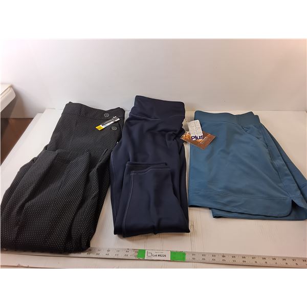 Women's Skort & (2) Pants- 2X/3X