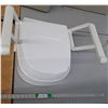 Image 1 : Raised Toilet Seat with Handles, Cannot Ship