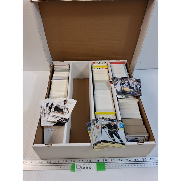 Hockey Trading Cards in Organizer Storage Box - Various