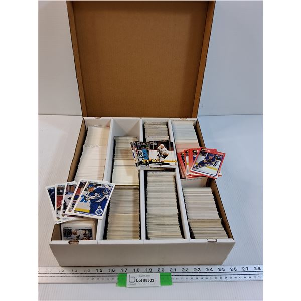 Hockey Trading Cards in Organizer Storage Box - Various