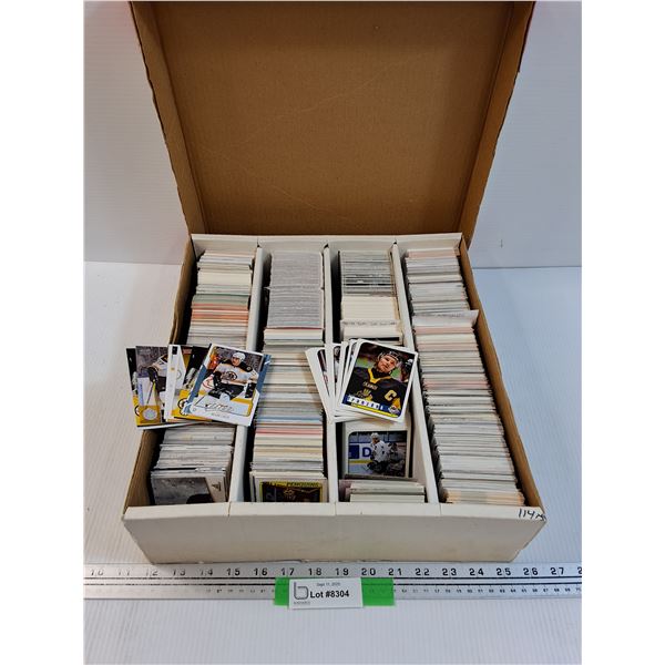 Hockey Trading Cards in Organizer Storage Box - Various