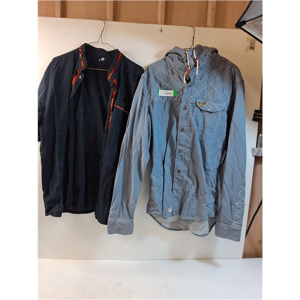(2) Mens Button-up Shirts: Size XL
