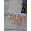 Image 2 : Lot: (5) Tablecloths & Apron