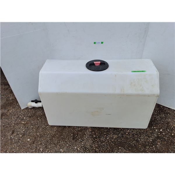 ** Water Storage Tank - Cannot Ship, As Is