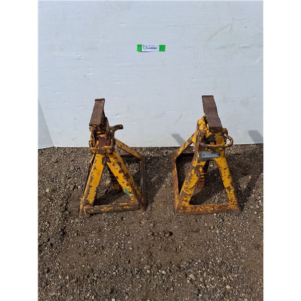 ** (2) Vintage Jack Stands - Cannot Ship