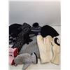 Image 8 : Winter Gloves, Mittens, Winter Hats, Scarf
