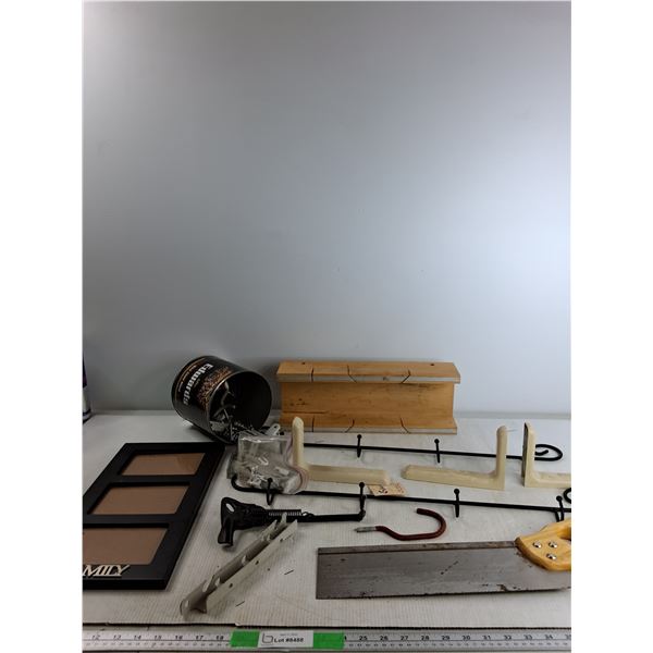 Miscellaneous, Picture frame, Saw, Kickstand