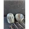 Image 3 : Knife Rests, (15) Mini Bundt Pans, Charcuterie Utensils