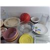 Image 5 : Plastic Dining Plates, Bowls, Beersteins, Volleyball, Baking Dishes, Melmac