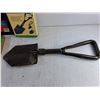 Image 5 : 23" Folding Shovel, Duster & Dustpan, Tent Pegs