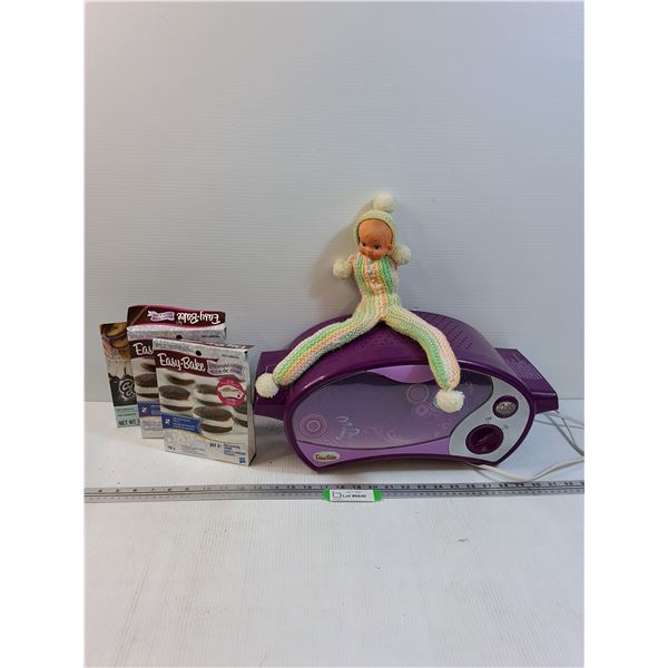 Easy Bake Oven (Powers On, As Is) & (3) Easy Bake Mixes