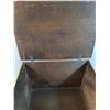Image 4 : * Brass Hammered Art on Wooden Storage Box - 14' x 20" x 15" - PICK UP