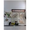 Image 1 : Table Lamp - Tested, (5) Wall Art/Expression - Largest 16" x 12", Glass Jars, Metal Brackets