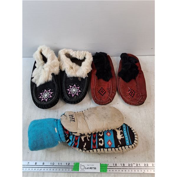 (3) Pairs of Moccasins - Size 9
