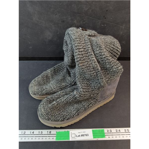 Ugg Winter Boots - Size 9