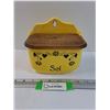 Image 1 : Ceramic Wall Mountable Salt Cellar/Box - 7" x 4" x 6"