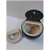 Image 3 : Ceramic Wall Mountable Salt Cellar/Box - 7" x 6" x 5"