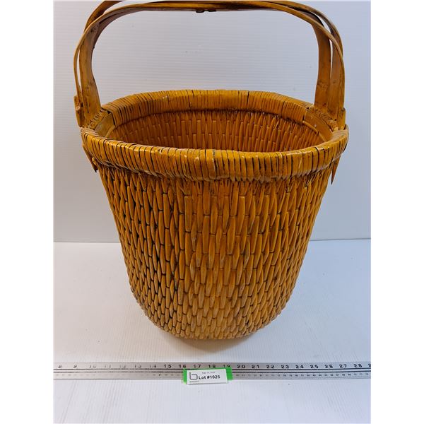 * Large Vintage Willow Grain Basket w/ Wooden Handle -22" x 15" - PREFERRED PICK-UP