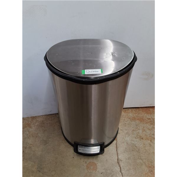* Garbage Can - 19" x 14" x 26" - PICK UP ONLY