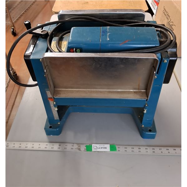 *Makita Thickness Planer- Powers On, Cannot Ship