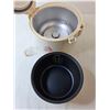 Image 2 : Tiger 5.5 Cup Rice Cooker- Powers On