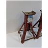Image 4 : (2) Red Jack Stand - 4000lb Capacity - 13" x 8"x 7"  -  PICK-UP