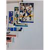 Image 2 : Upper Deck 1993-94 Hockey Trading Cards in Box