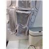 Image 3 : Hanging Closet Organizer, Garbage Can, Glass Shelves, Visor, Misc - PICK UP