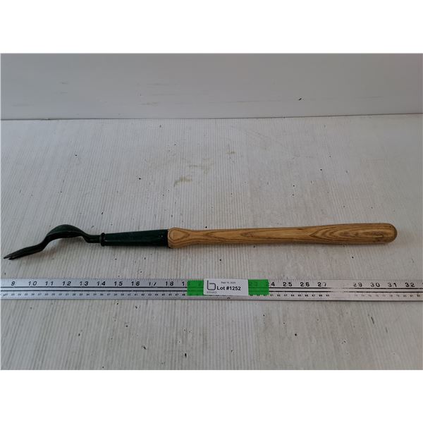 Lee Valley Weeding Tool