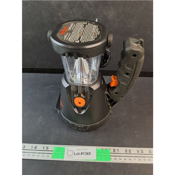 Motomaster 2 in 1 Eliminator Spotlight/ Lantern - Needs Battery, Powers On, As Is