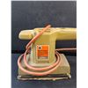 Image 2 : Vintage Black & Decker Finishing Sander - Powers On, As Is