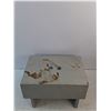 Image 2 : Wooden Foot Stool 14" x 10" x 10", Preferred Pickup