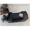 Image 5 : 200 psi 12V Air Compressor - As Is