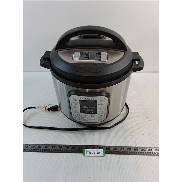 Instant Pot Pressure Cooker - Powers On