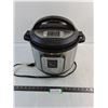 Image 1 : Instant Pot Pressure Cooker - Powers On
