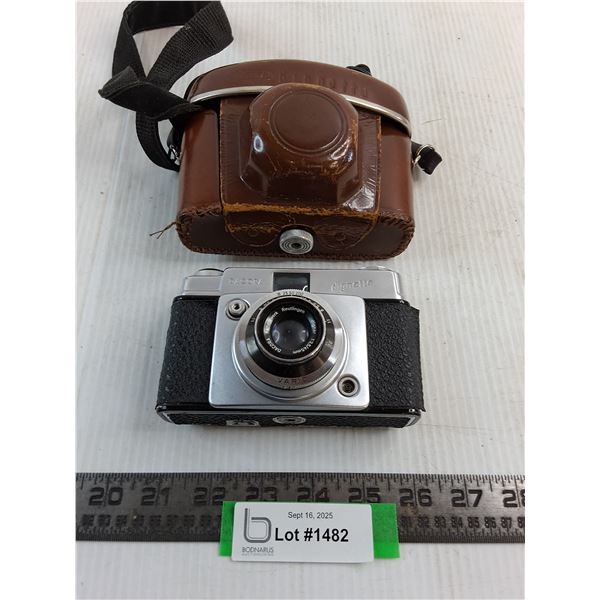 Vintage Dacora Dignette Camera with Leather Case