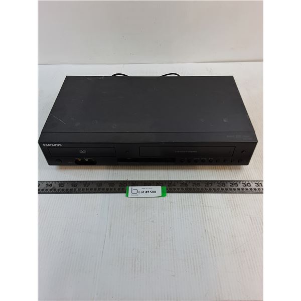 Samsung DVD/VCR Combo Player - Powers On