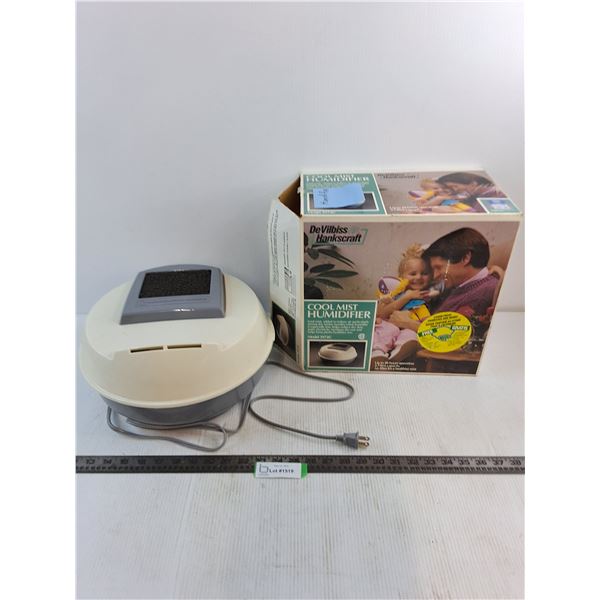 DeVilbiss Hankscraft Cool Mist Humidifier - Powers On