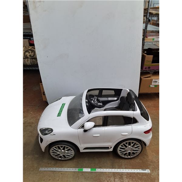 * Porsche Macan Electric Childrens Toy (Working), CANNOT SHIP