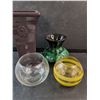 Image 3 : (2) Tea Candle Holders, (2) Ceramic Vases