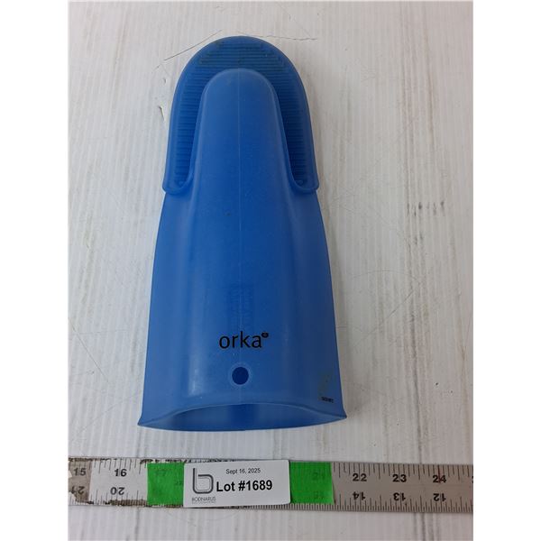 Orka Silicone Oven Mitt