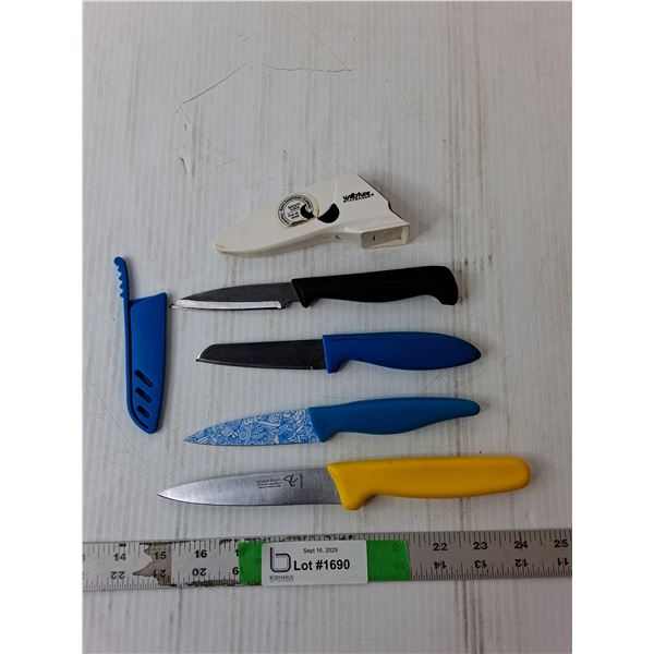 (4) Kitchen Knives, (2) Covers