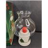 Image 3 : Christmas Pleasure Ceramic Hurricane Lamp with Glass Chimney