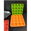 Image 3 : Scale Tray, (6) Silicone Molds