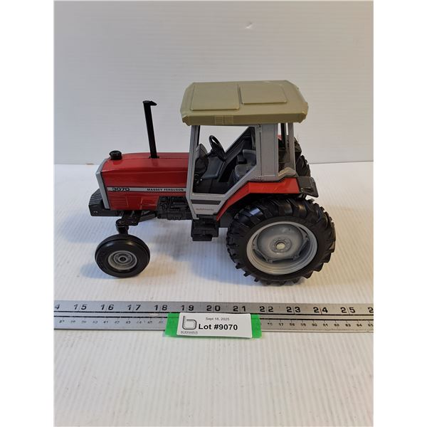 Scale Models 1/20 Massey Ferguson 3070 Tractor