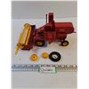 Image 1 : Scale Model 1/24 Massey-Harris Combine - As is